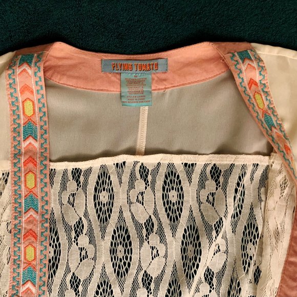 White Lace Embroidered Kimono - Picture 4 of 4